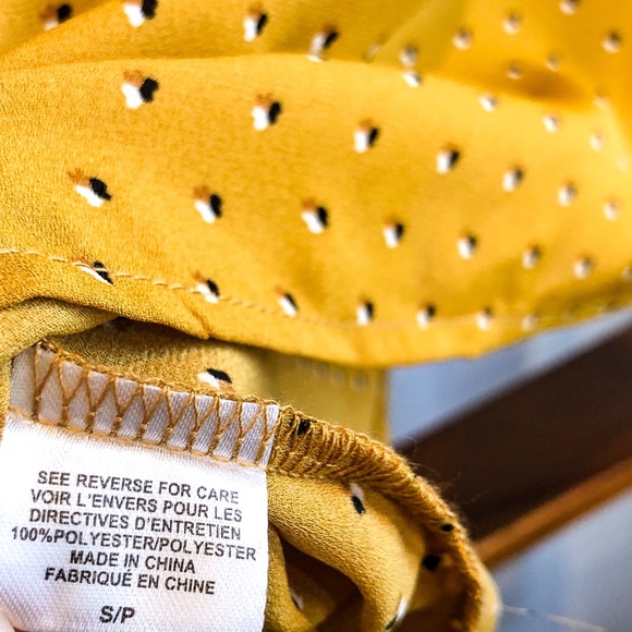 NWT Bobeau SZ S Flutter Sleeve Dot Motif Top! - Picture 4 of 7